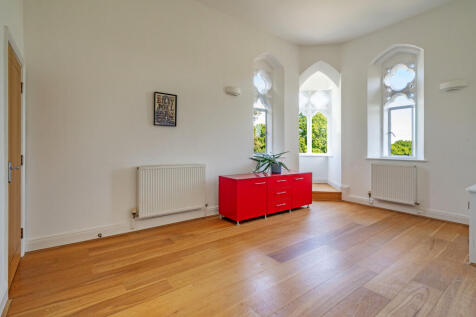 Sitting/dining room