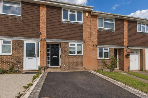 2-bed terraced on Whitnash, Leamington Spa, CV31 2LT, £1,250/mo