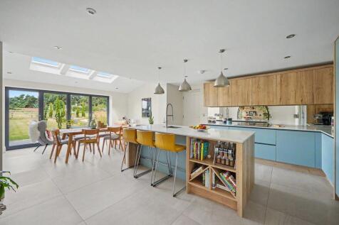 Open plan living kitchen 