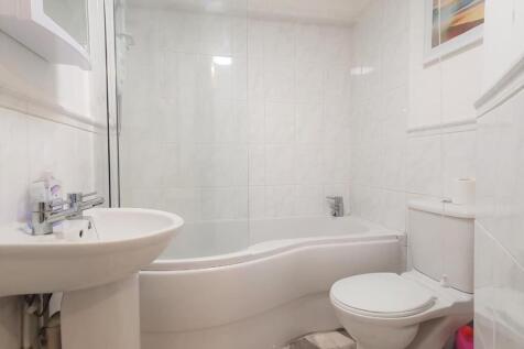 5 Wheal Brake Lodge Bathroom