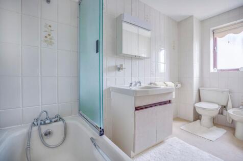 En Suite Bathroom