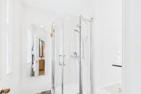 Ensuite shower room