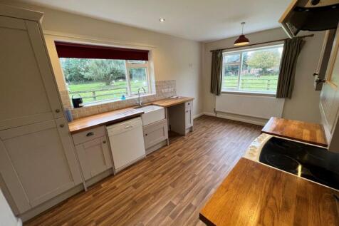 LIMES BUNGALOW, MIDDLE LANE, NETHER BROUGHTON photo 5