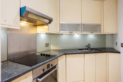 Flat 1, 18-20 Hans R