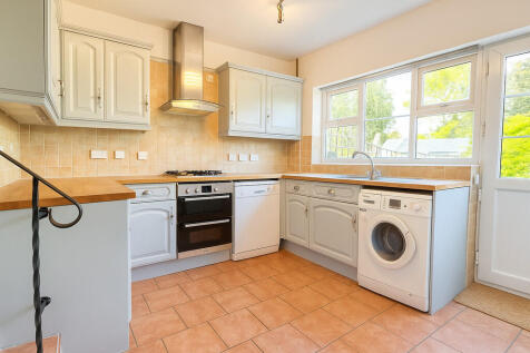 Spacious U-shaped...