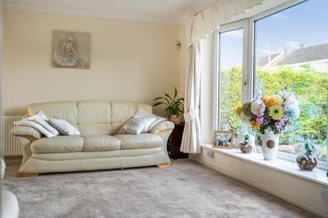 lifestyle lounge.jpg