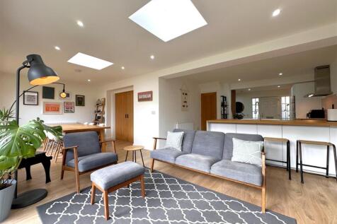 OPEN-PLAN Living Space 671