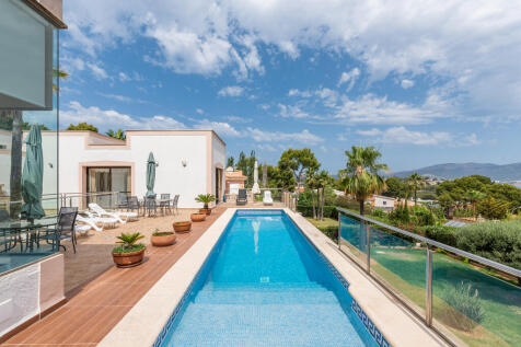 Villa with a view and pool in Santa Ponsa