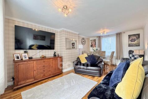 Fir Place, Johnstone lounge