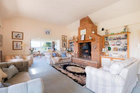 6814c9416623e_Cockmoyle NEW-1