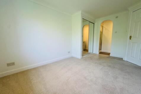 Thornhill Road, Tolworth, Kingston Upon Thames photo 4