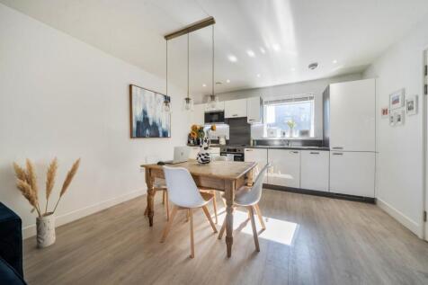 kitchen diner.JPG