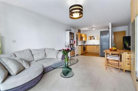 Lounge / Kitchen