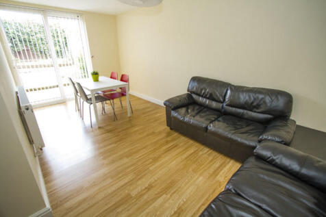 Mitchell Avenue, Coventry photo 2