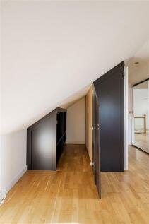 Hermitage Close, E18