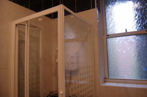 Bathroom (2).JPG
