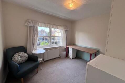10 Kindlewood Drive bedroom three.jpg