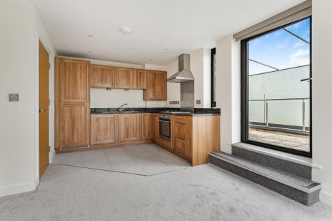 14 New Leys Court-12