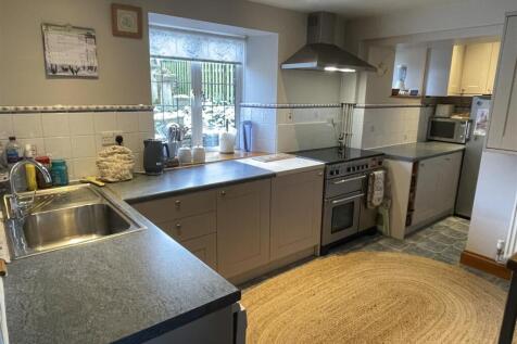 Kitchen alternate view.JPG