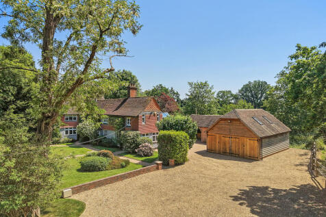 Horley, RH6 - property photo