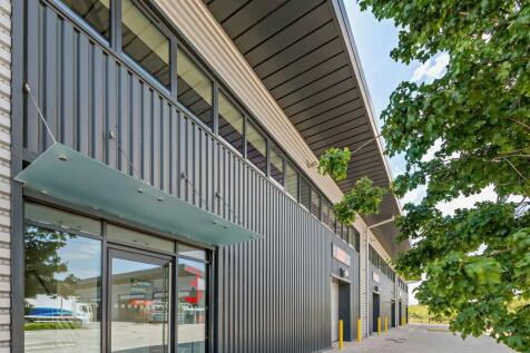 8646665exterior32800.jpg