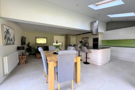 LIVING DINING KITCHEN