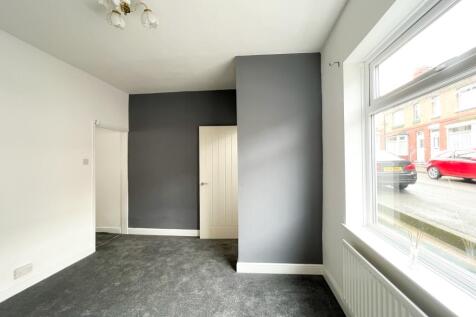 Gladstone Street, Carlin How, Saltburn-by-the-Sea, TS13 4DR photo 4