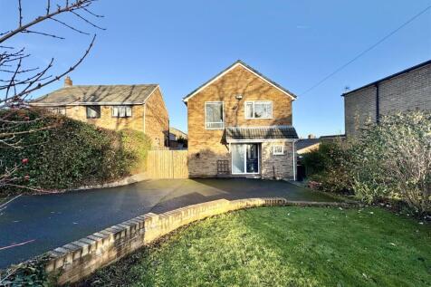 EXTERNAL FRONT AND DRIVEWAY