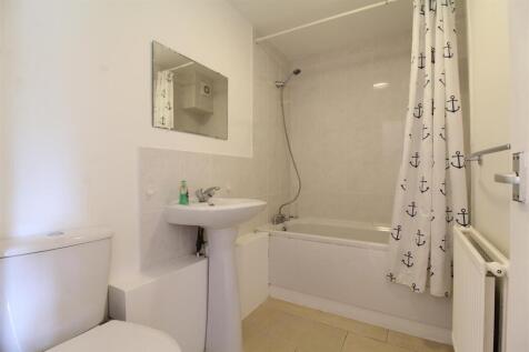 8 Bathroom.JPG