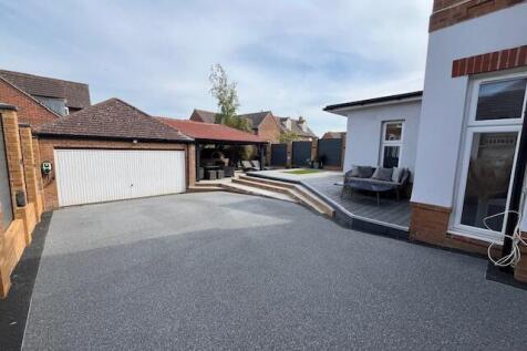 Driveway/Parking
