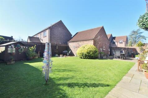 REAR GARDEN -