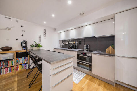 1374403-7-691736f...