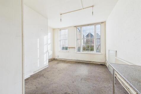 Flats A, B, C 18 Church Street, Tewkesbury, GL20 5