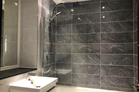 family bathroom.jpg