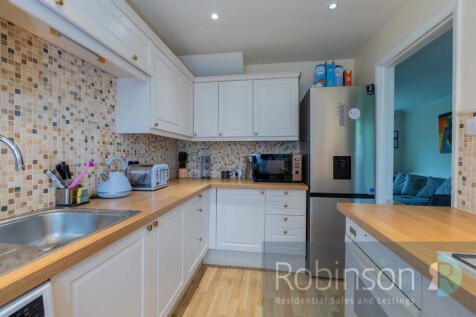 15 Lyneham Gardens-8