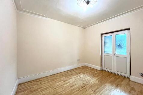 WhatsApp Image 2025-12-18 at 09.59.26 (4).jpeg