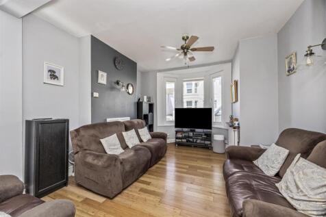 Sitting/Dining Room