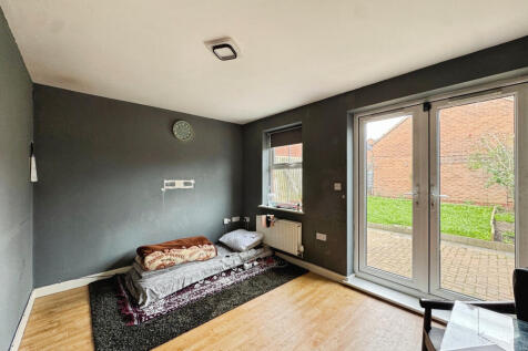 28 Lathkill Street, Market Harborough, LE16 9EY