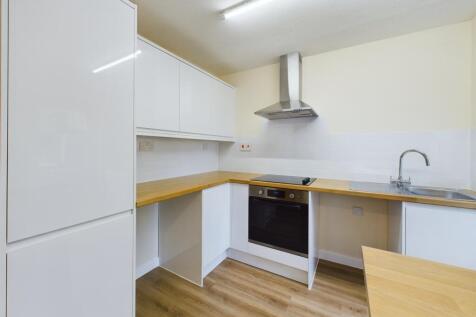 CAM02545G0-PR0054-STILL011