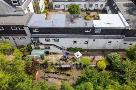 Park Court, Beith rear garden pic