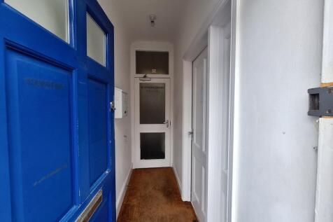 HALL/LOBBY