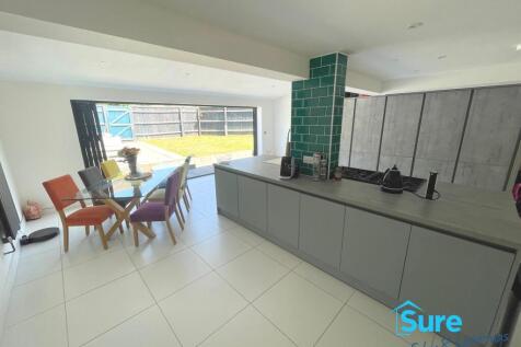 Pearwood Way, Tuffley, GL4. photo 3