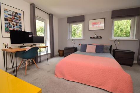 Carnforth Avenue, Wakefield, WF1 2GD photo 3