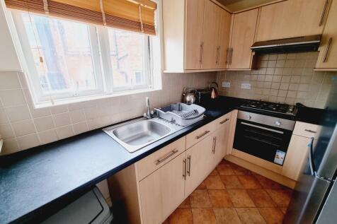 Second floor flat, 171 Tachbrook Road, Leamington Spa photo 2