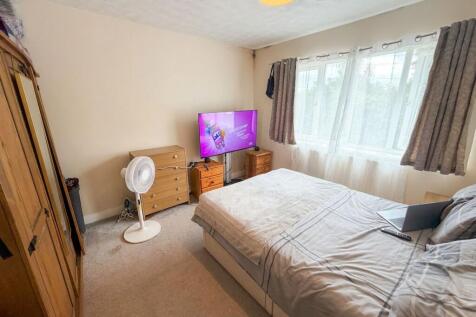 Westbury Grove, Leeds, LS10 photo 5