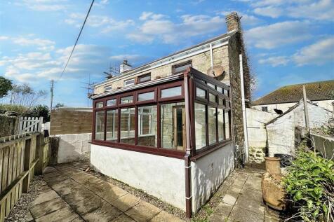 Helston, TR13 - property photo