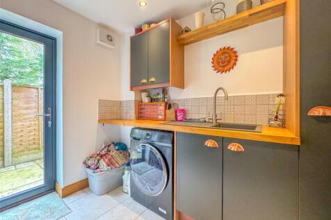 Oswald Hall Cottage - Image-7.jpg