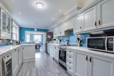 Fitted Dining Kitchen