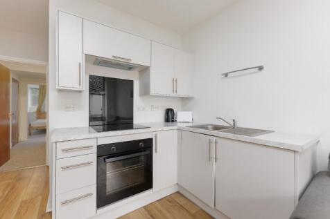 Situated in Broughton, Edinburgh, this well-presented main door flat has just been refurbished and is available for an immediate move in. Early viewing is recommended.