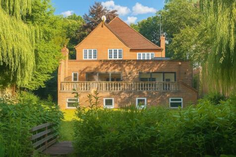 Rear view of Property and Garden